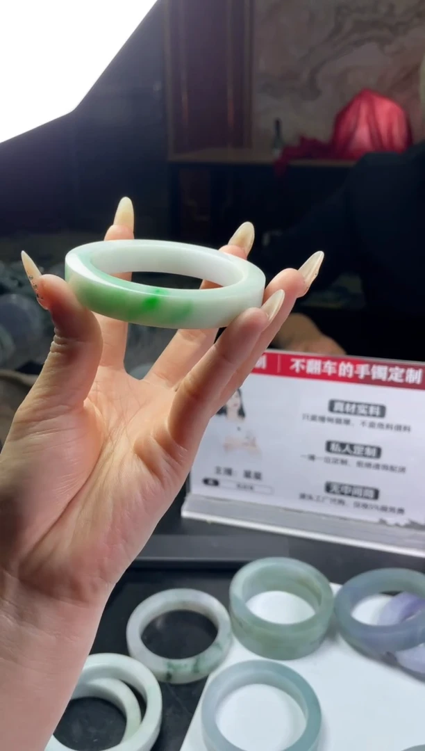 【闪购商品】定制翡翠手镯未镶嵌手镯DDH/发一件