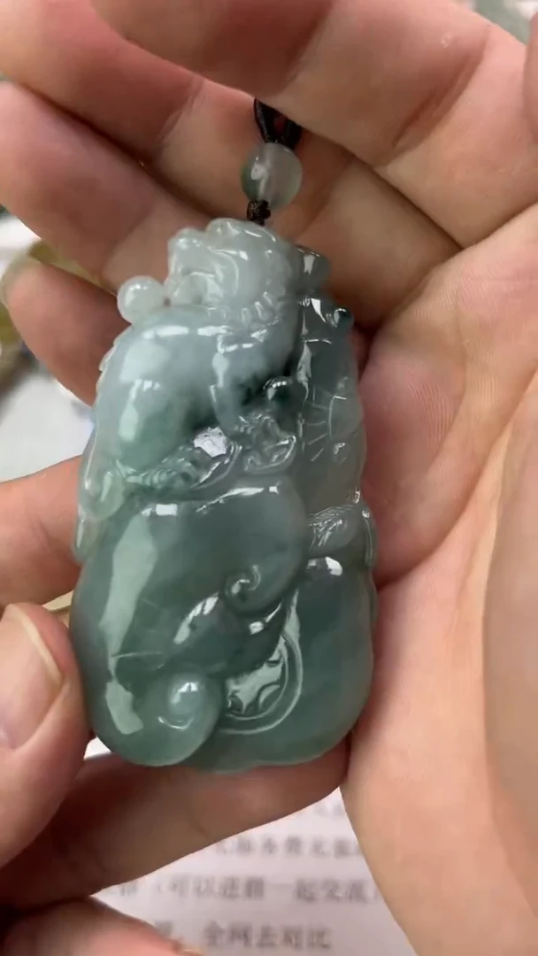 翡翠未镶嵌颈饰大**行天然翡翠