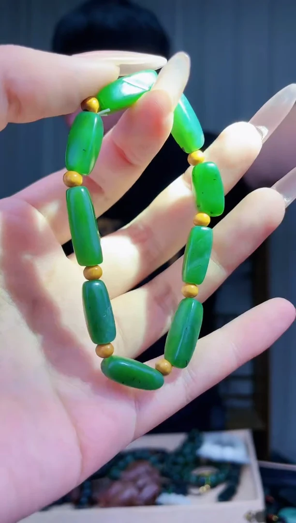 和田玉未镶嵌挂件拍一发一，多样性发货！