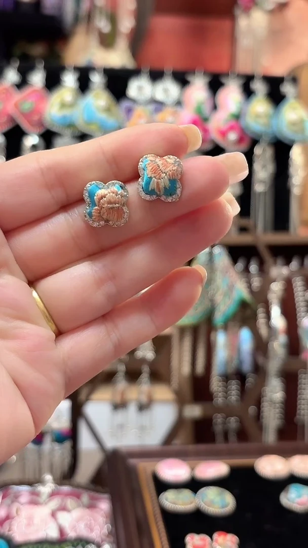 织绣 云织谣民族风精美饰品  95