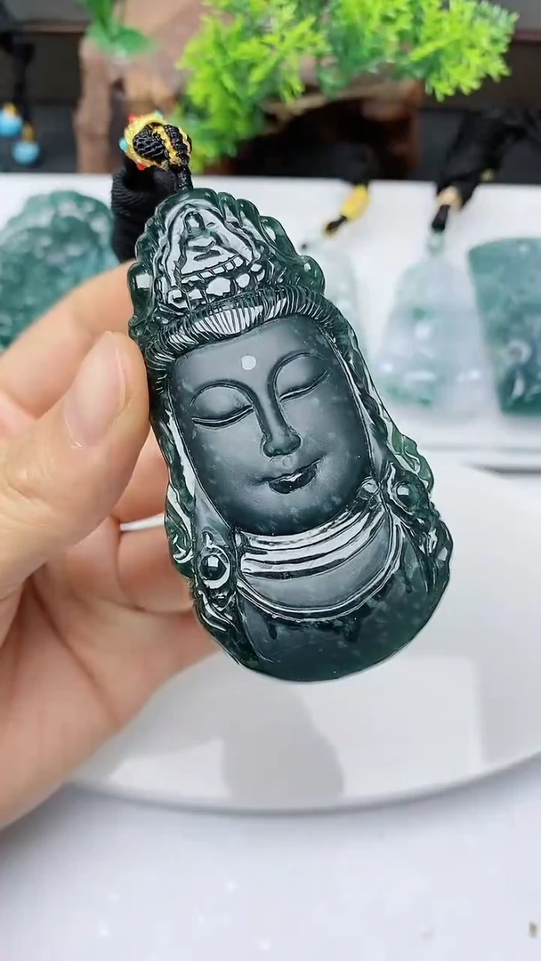 【闪购商品】翡翠颈饰未镶嵌