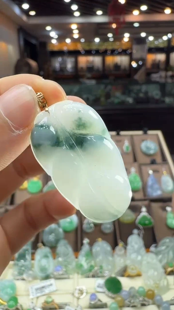 【闪购商品】翡翠颈饰18K金镶嵌树叶