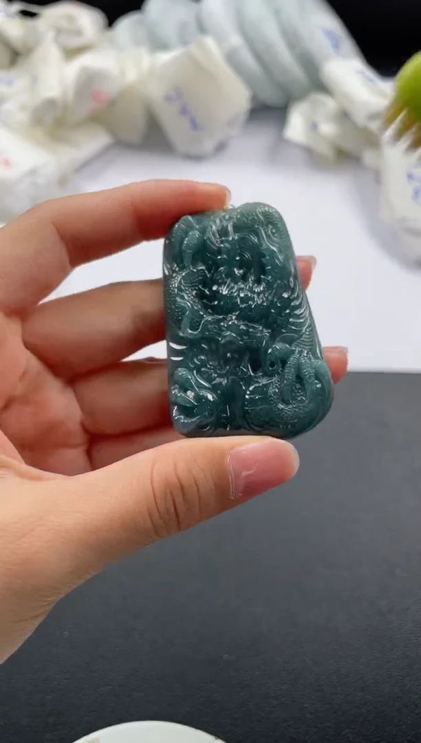 翡翠未镶嵌颈饰0563