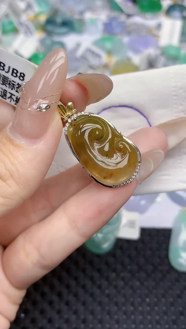 颈饰18K金镶嵌翡翠159   天然翡翠A货  百元以上9米证书费自理