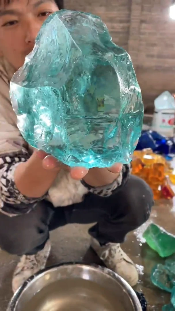 新疆五彩石原石摆件