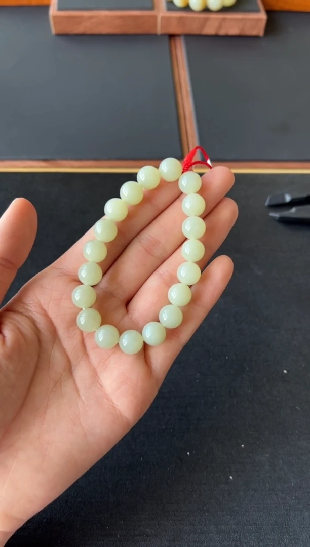 【闪购商品】和田玉手串未镶嵌且末微色差迪克兰二细卡10