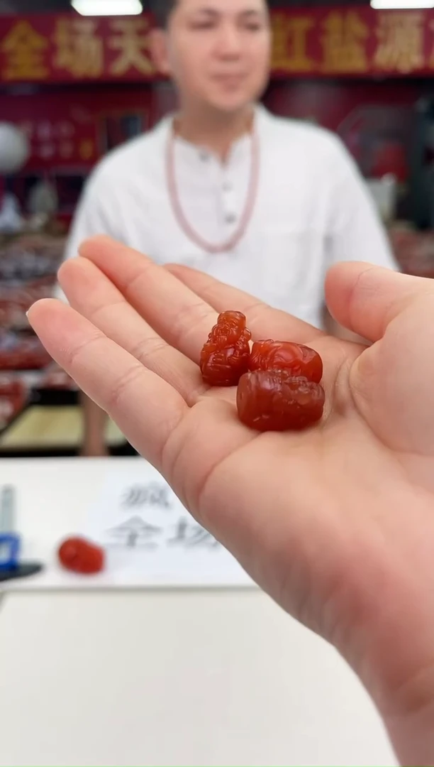 南红玛瑙财神未镶嵌大*鲁三个打包
