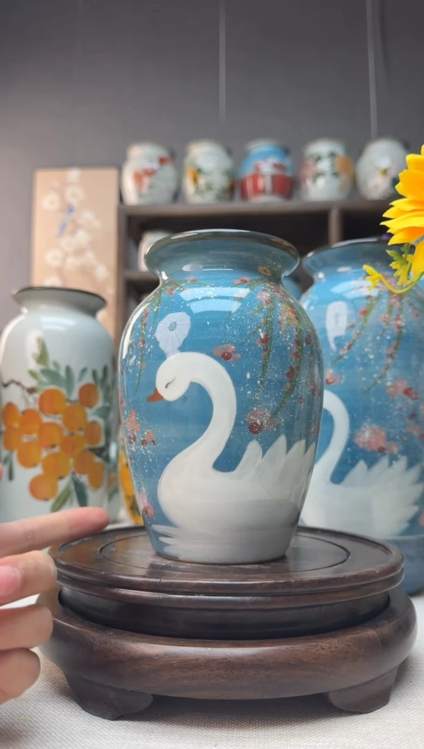 【闪购商品】瓶景德镇手绘陶瓷花瓶底部无孔高17口8左右