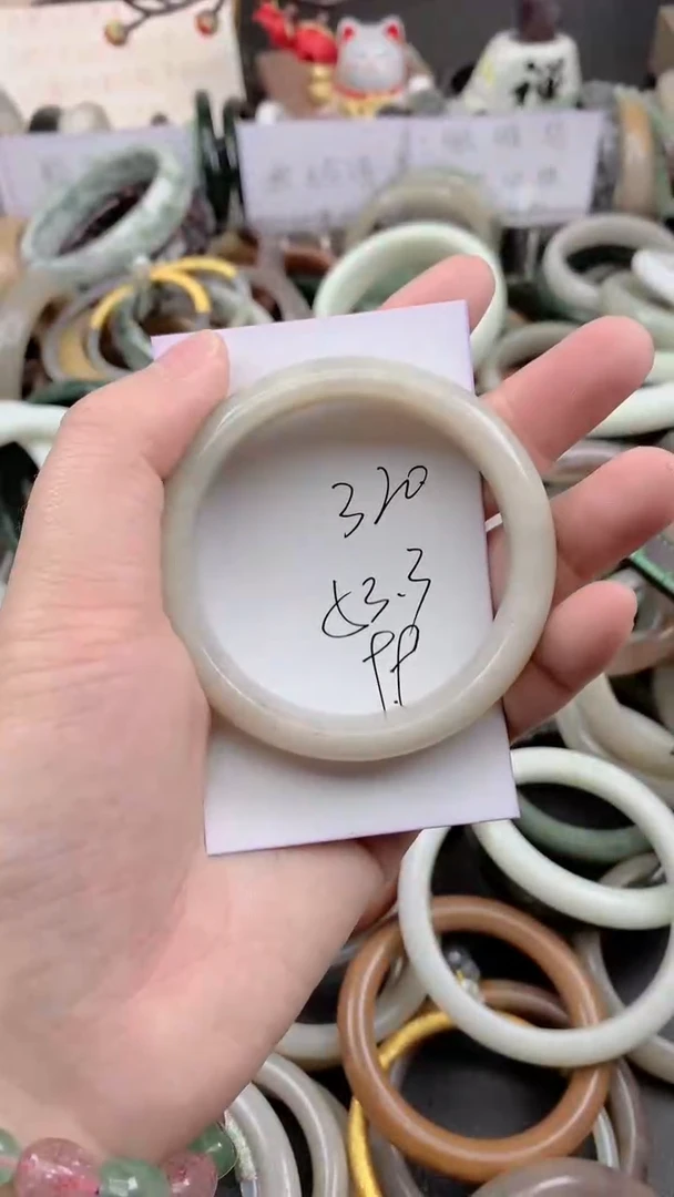 未镶嵌手镯石英质玉320