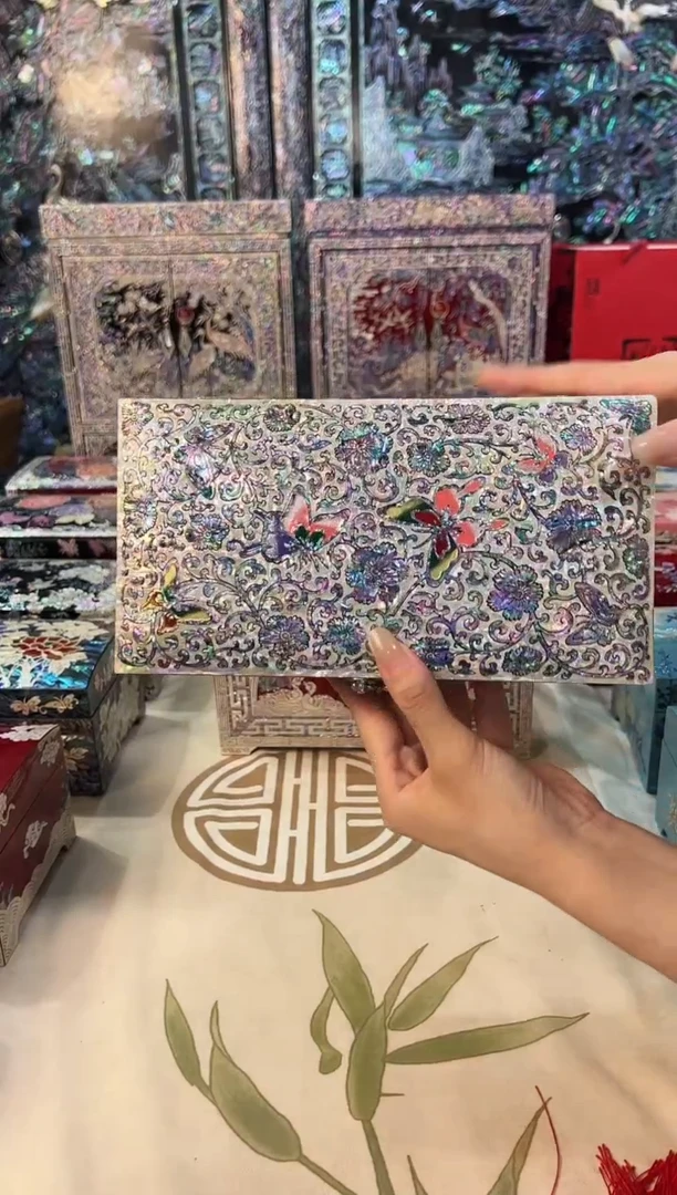 白底紫花弘贝雅螺钿漆器文化馆