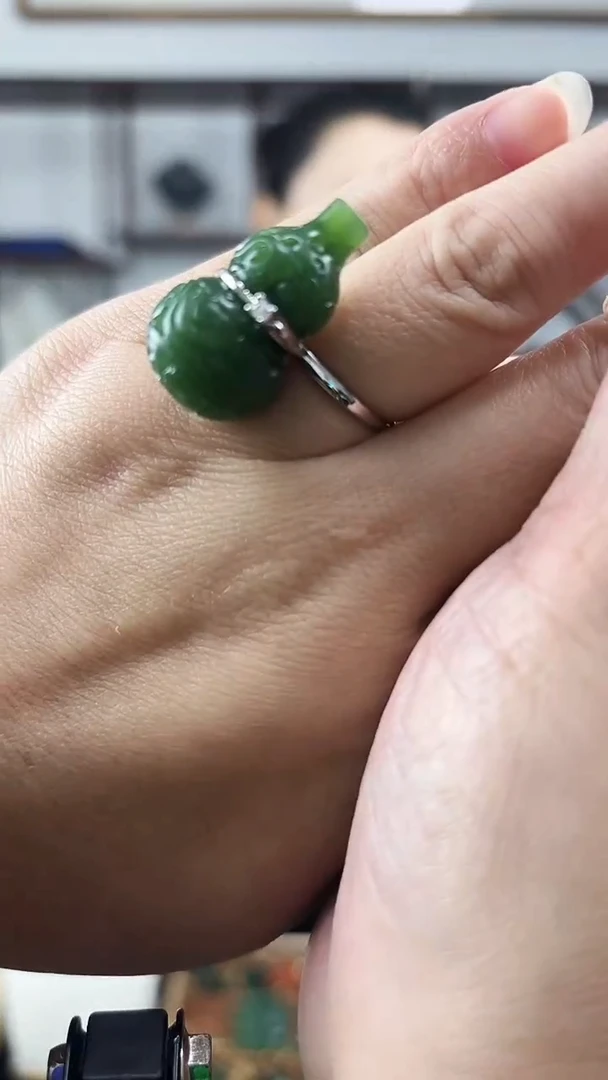 颈饰未镶嵌和田玉葫芦