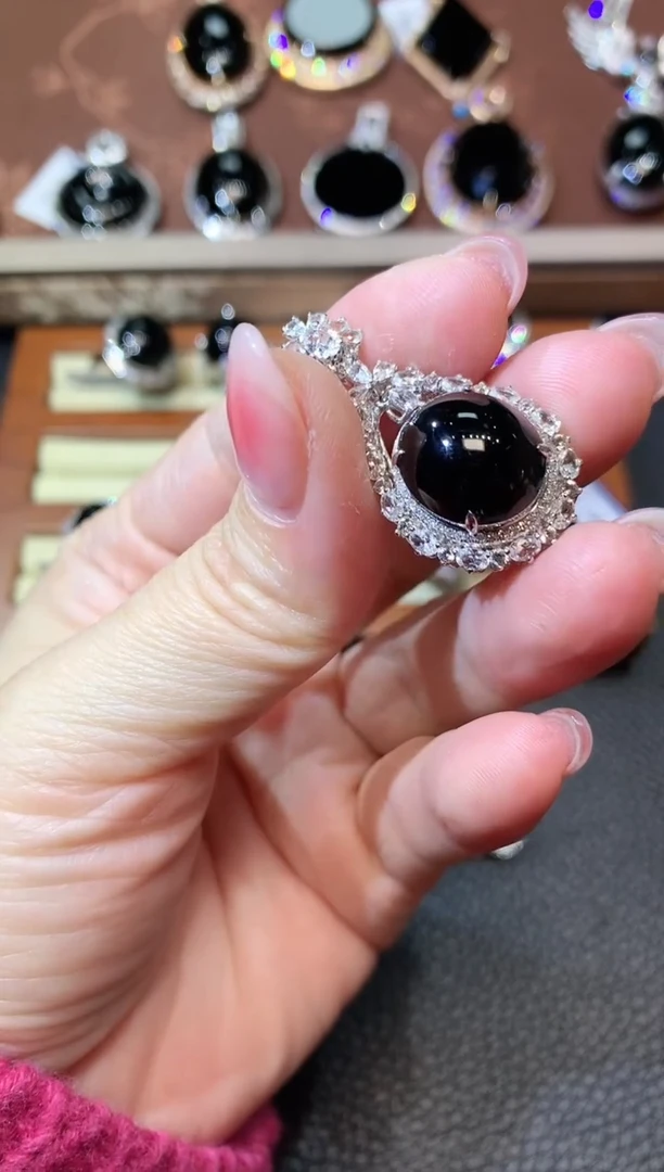 【闪购商品】翡翠吊坠(不含链)18K金镶嵌F2