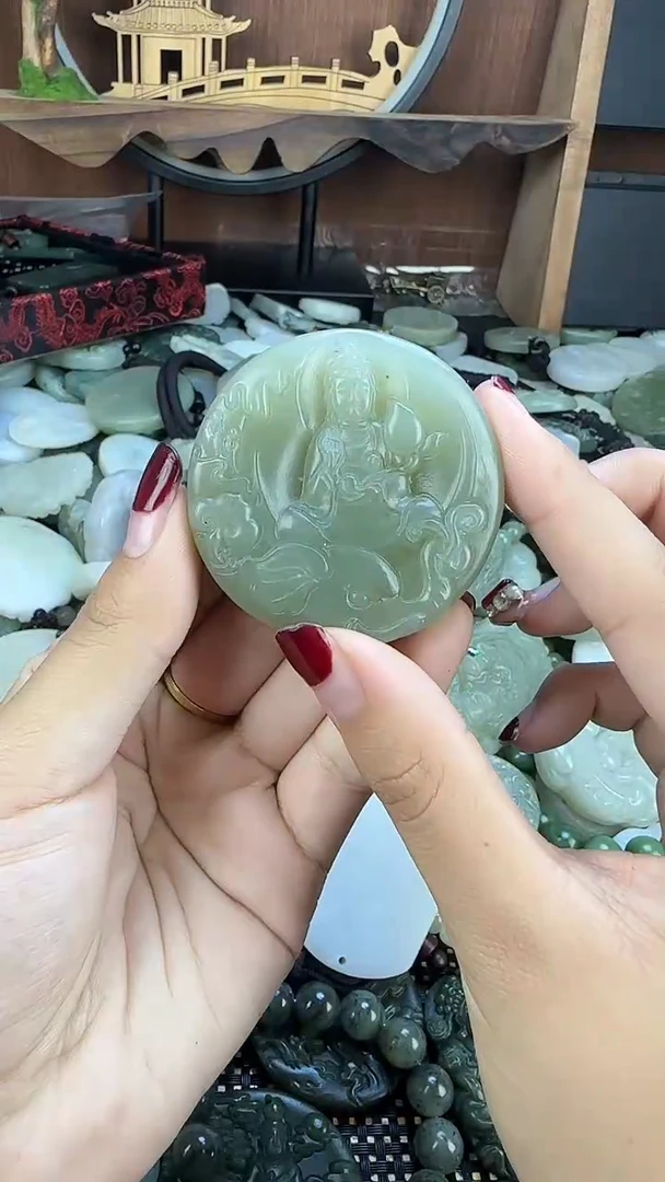 颈饰未镶嵌和田玉1