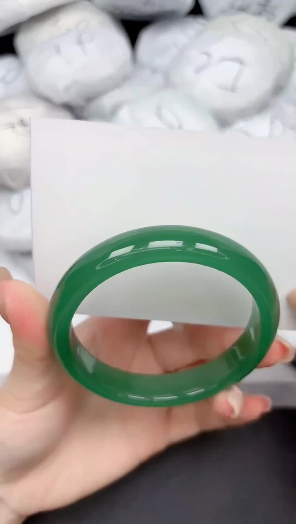 未镶嵌手镯石英质玉212/61.3