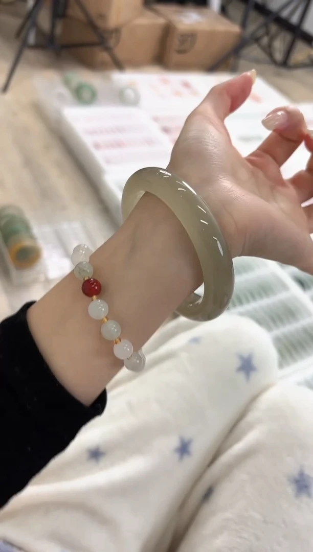 未镶嵌手镯石英质玉89-57D