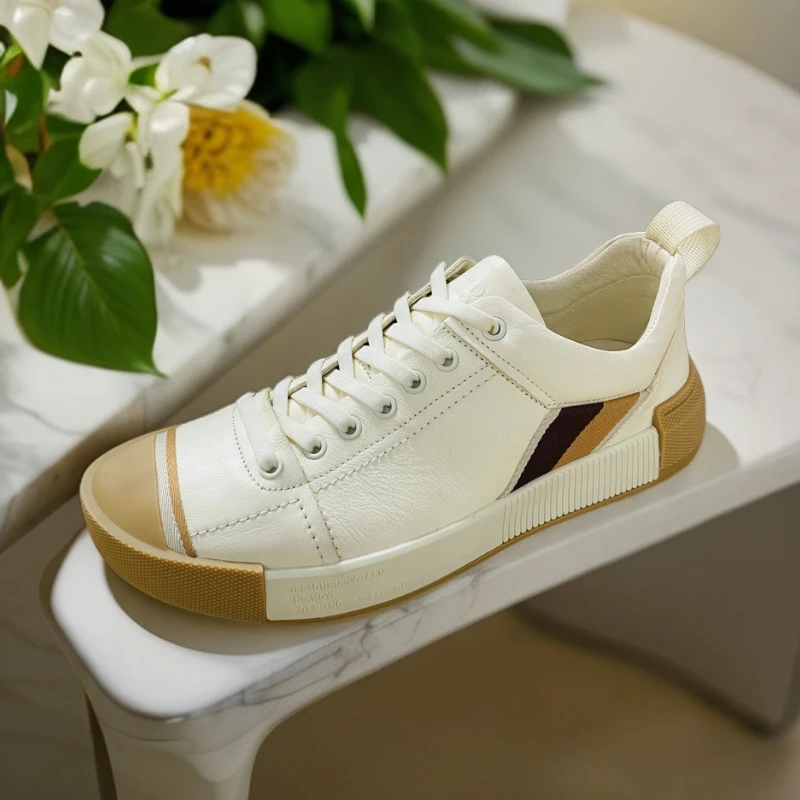 14-19 广州鞋新款男女同款时尚休闲板鞋情侣鞋透气百搭真皮鞋子