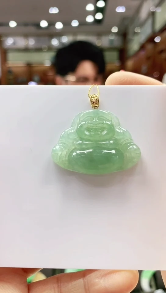 颈饰18K金镶嵌翡翠佛公