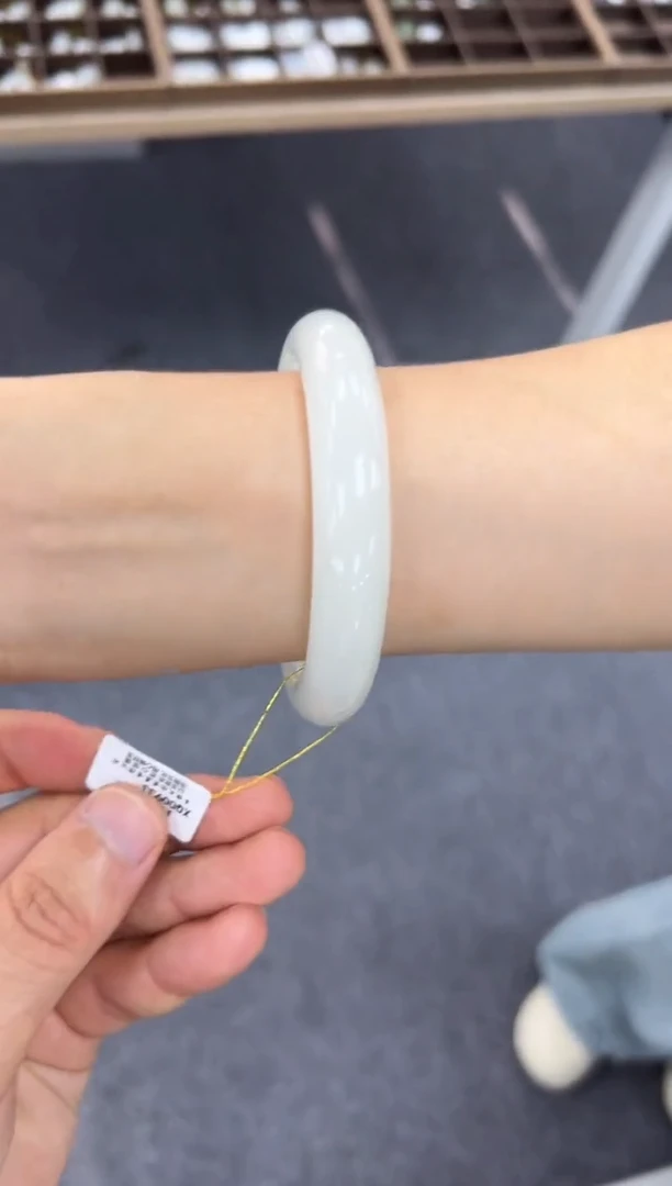 未镶嵌手镯和田玉59.5  933