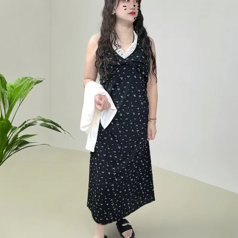 轻奢推荐气质V领挂脖碎花连衣裙女春夏胖m收腰梨形身材显瘦两件套