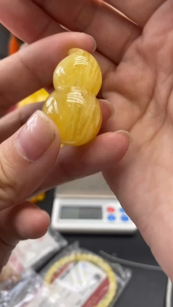 琥珀未镶嵌珠宝奇石1741