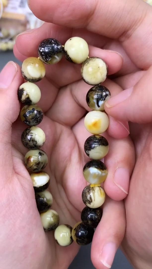 未镶嵌琥珀珠宝奇石96