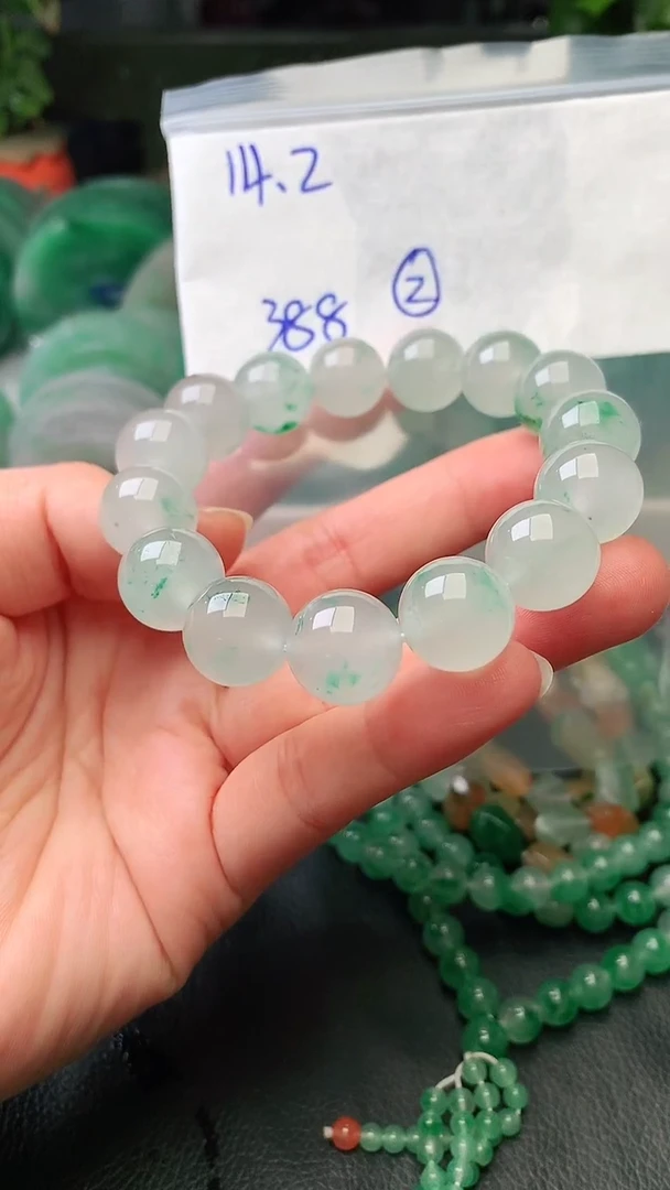 定制石英质玉（非洲翠）手串14.2mm