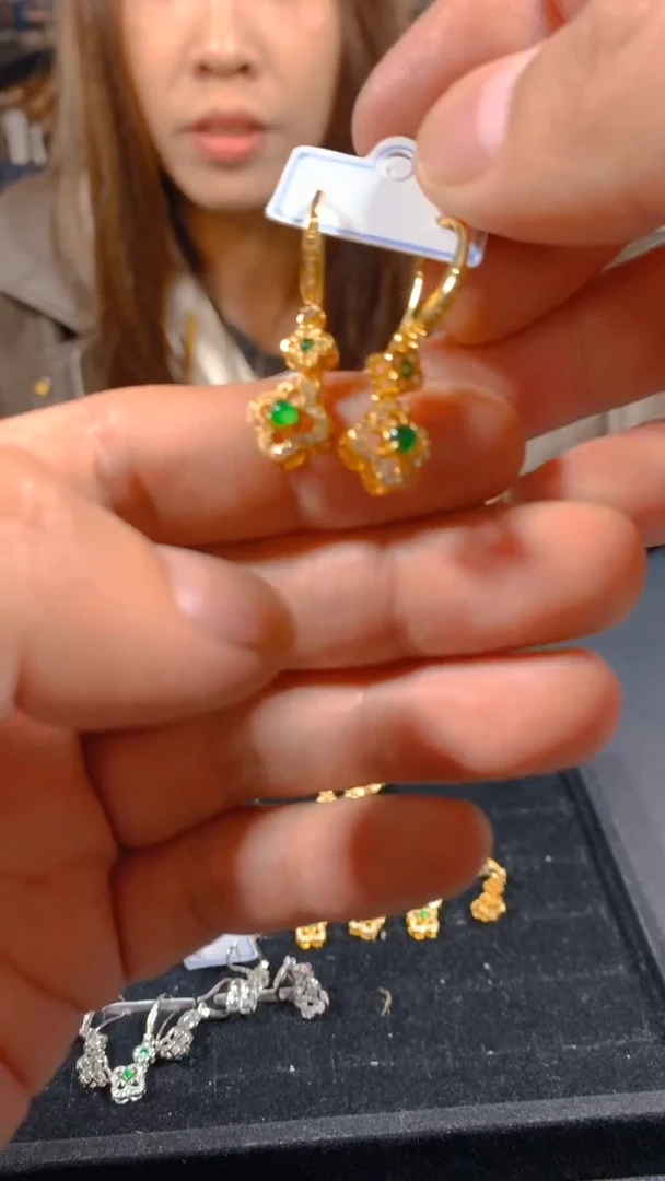 未镶嵌翡翠耳饰多样性发一