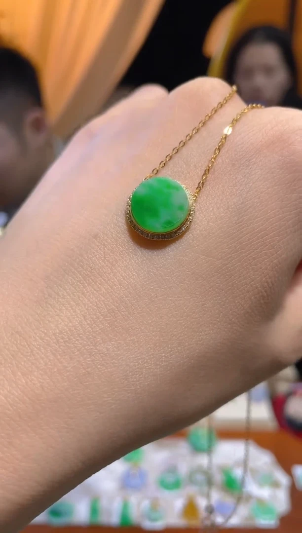 【闪购商品】翡翠颈饰18K金镶嵌假一赔三