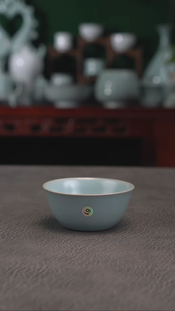 61号天蓝微瑕鸡缸--y