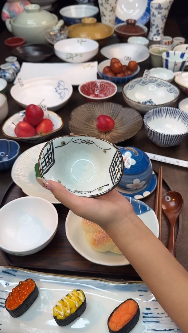 瓷（手绘菱格纹）一锭银