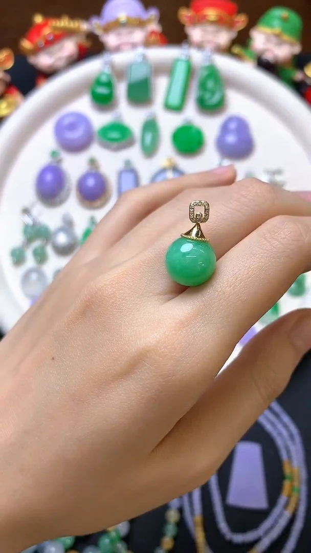 翡翠18K金镶嵌吊坠(赠链)吊坠