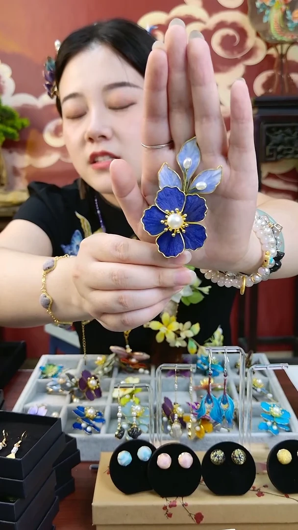 刺绣纯手工非遗绒花耳钩