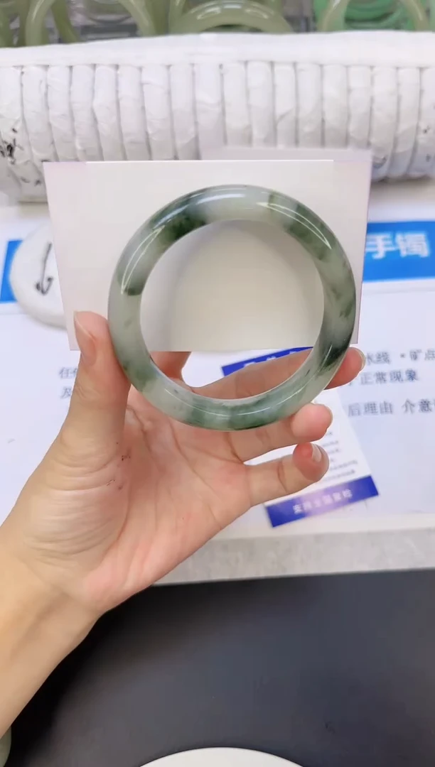 未镶嵌手镯石英质玉65/54.