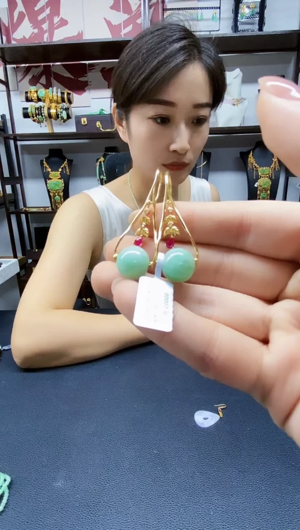 颈饰未镶嵌翡翠翡翠耳饰