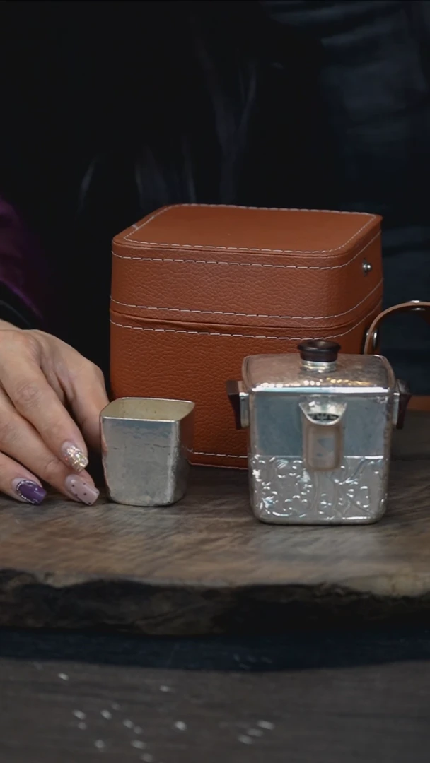 手工缠枝莲方壶999+二方杯