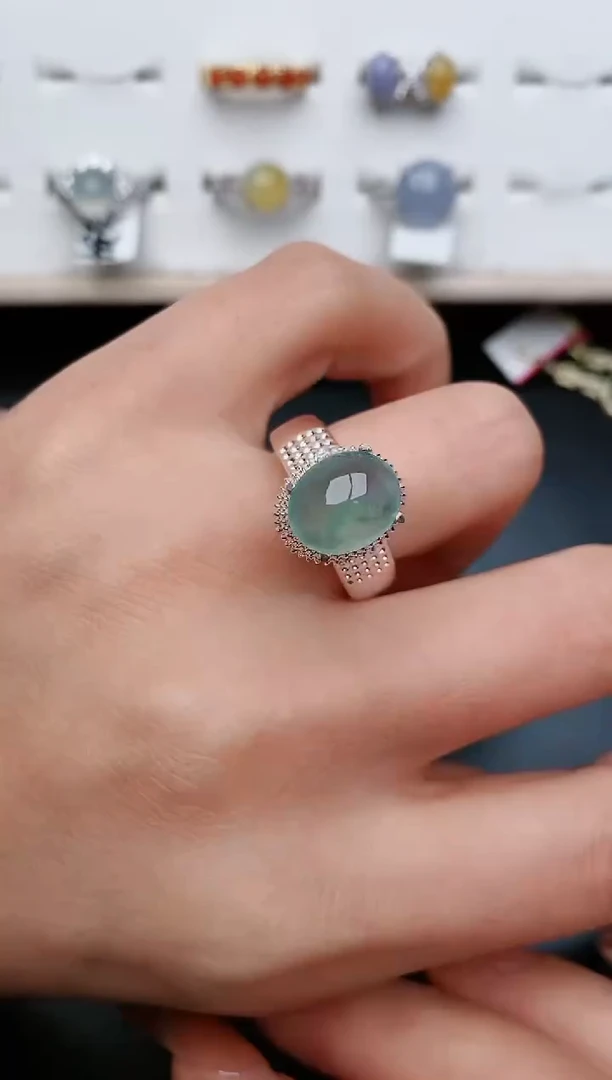 翡翠戒指未镶嵌............