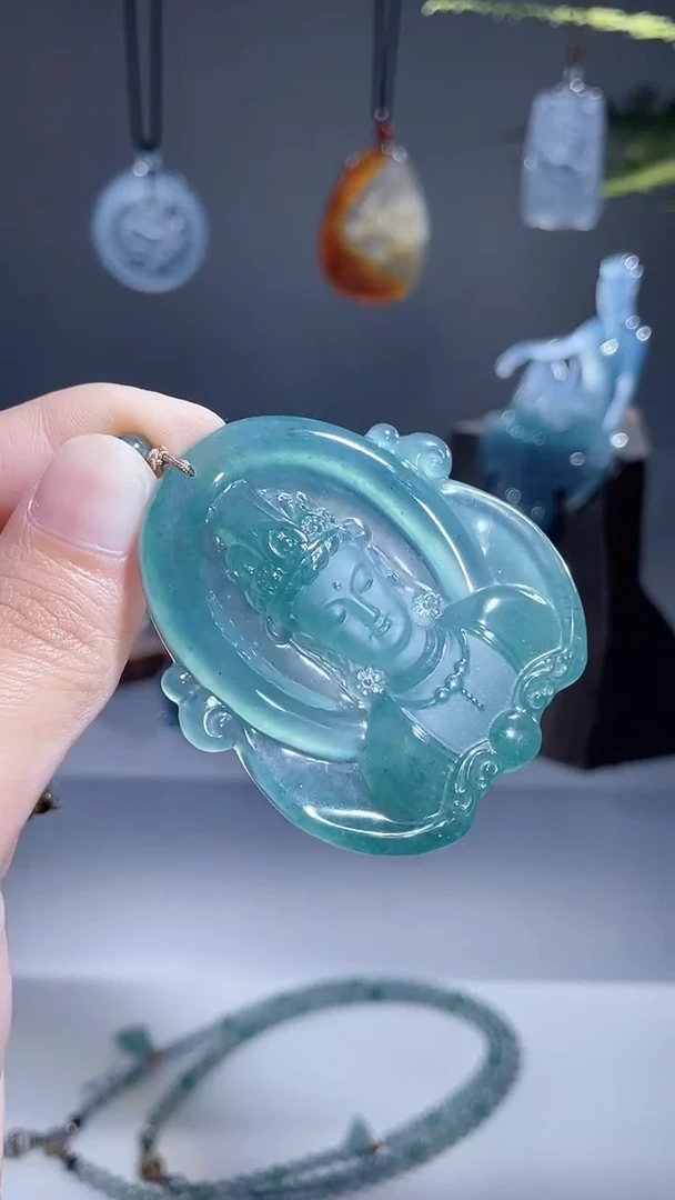 颈饰未镶嵌翡翠观音