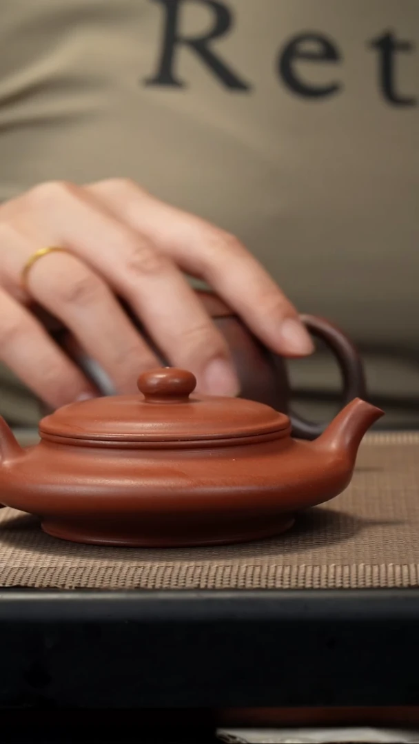 茶壶紫砂红泥虚扁140c