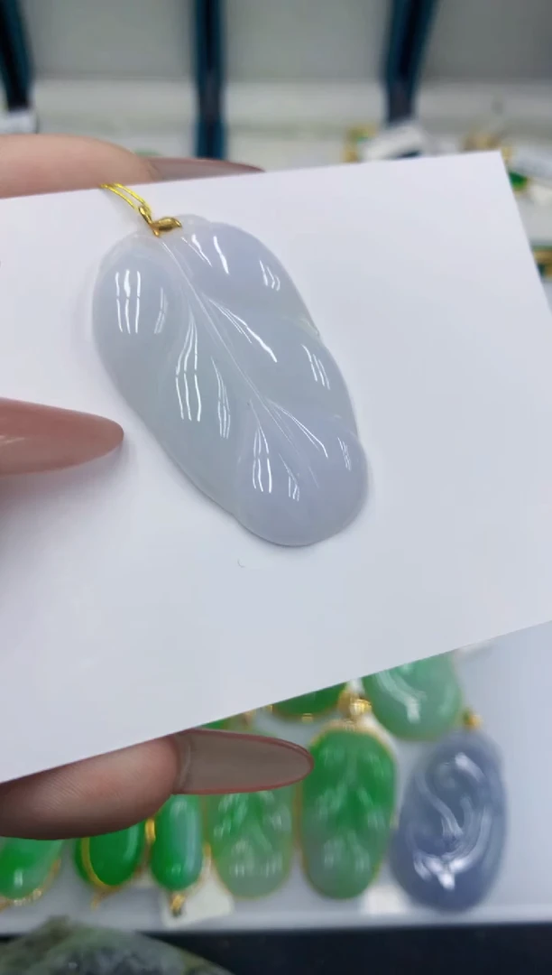 颈饰18K金镶嵌翡翠111111
