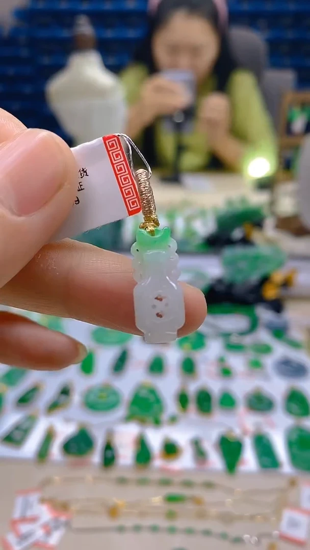 颈饰未镶嵌翡翠新号开播 全场乱卖