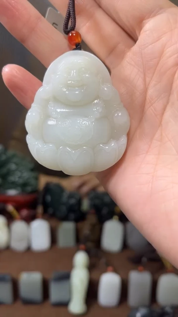 颈饰未镶嵌和田玉`