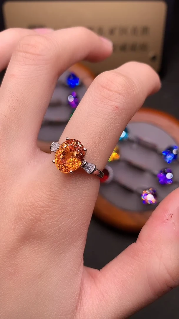 银S925镶嵌戒指石榴石（芬达石）...........