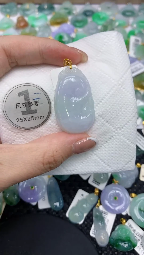 颈饰18K金镶嵌翡翠1111111111