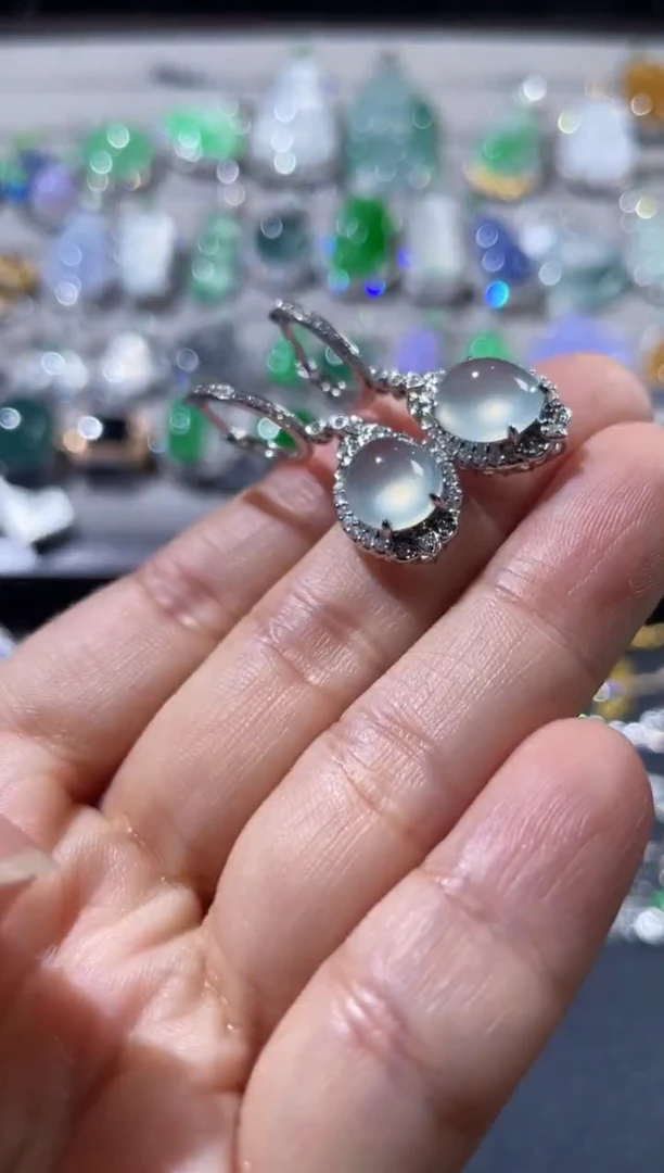 翡翠18K金镶嵌耳饰翡翠