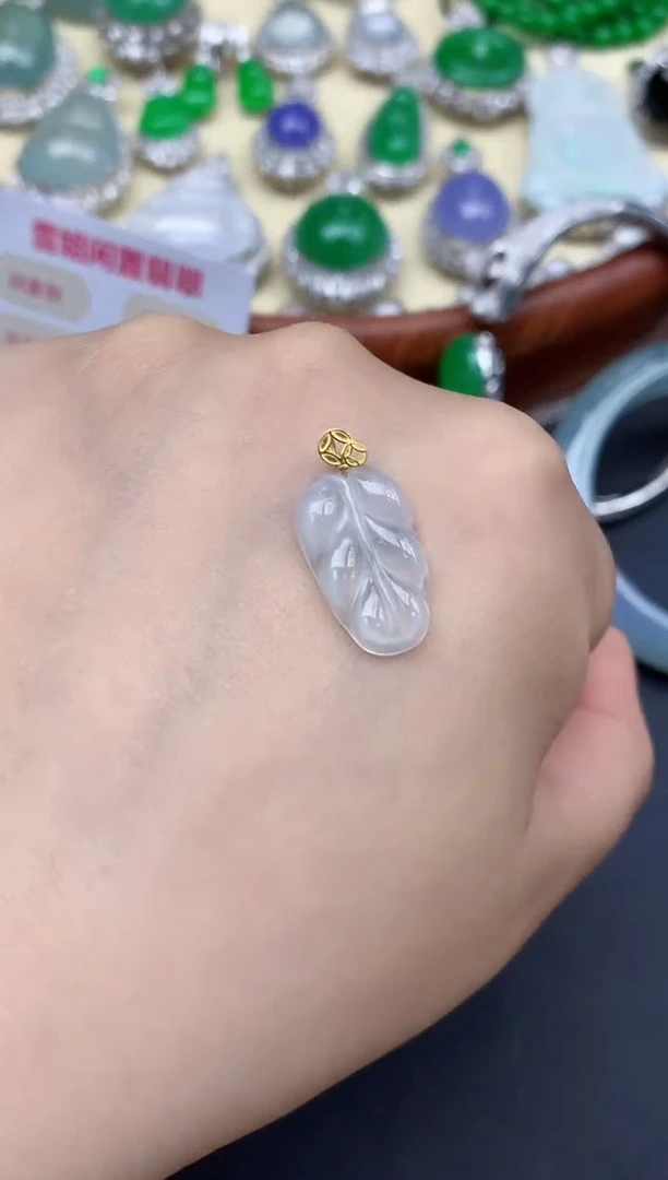 颈饰18K金镶嵌翡翠38-中国好珍宝