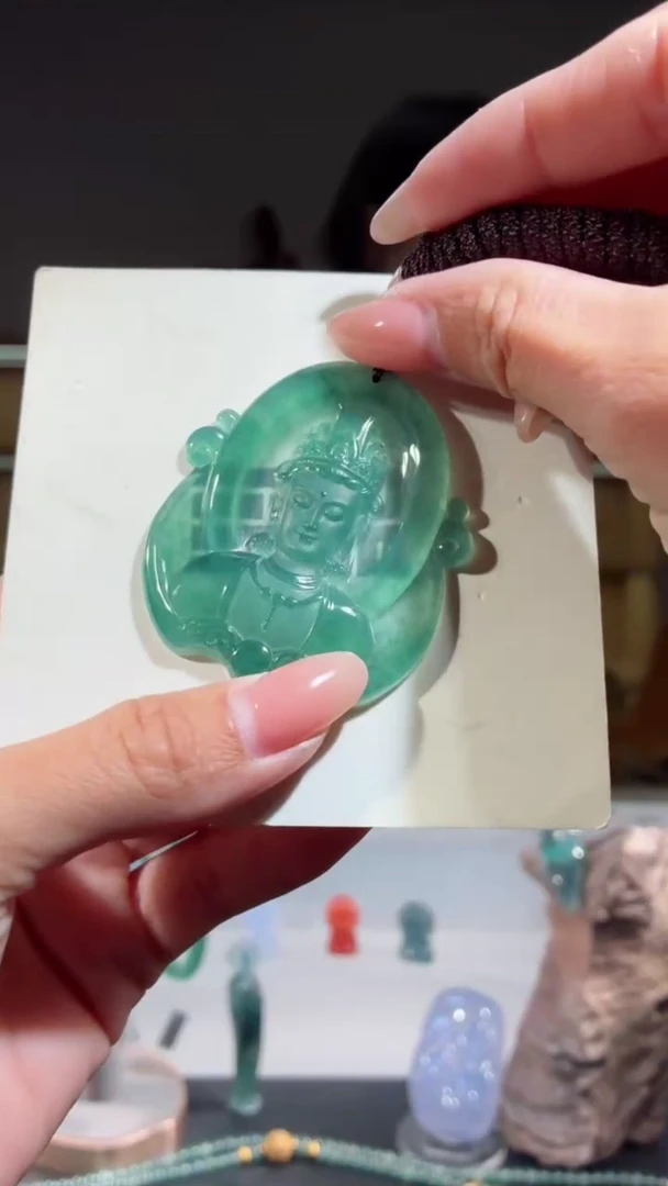 吊坠(不含链)未镶嵌翡翠观音（多样性发其一）