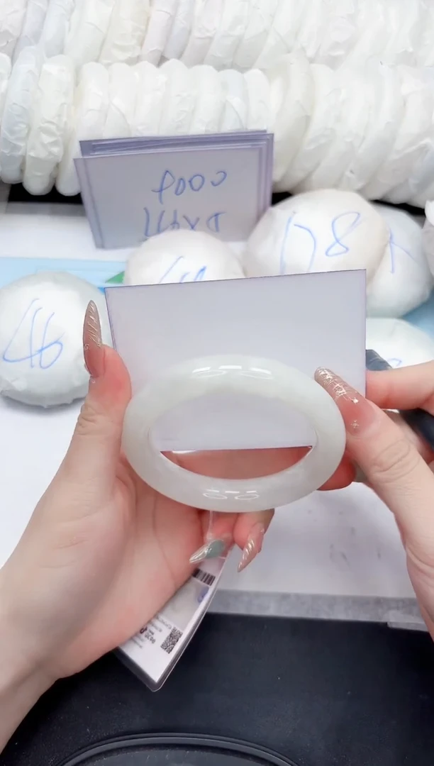 和田玉手镯未镶嵌169-56