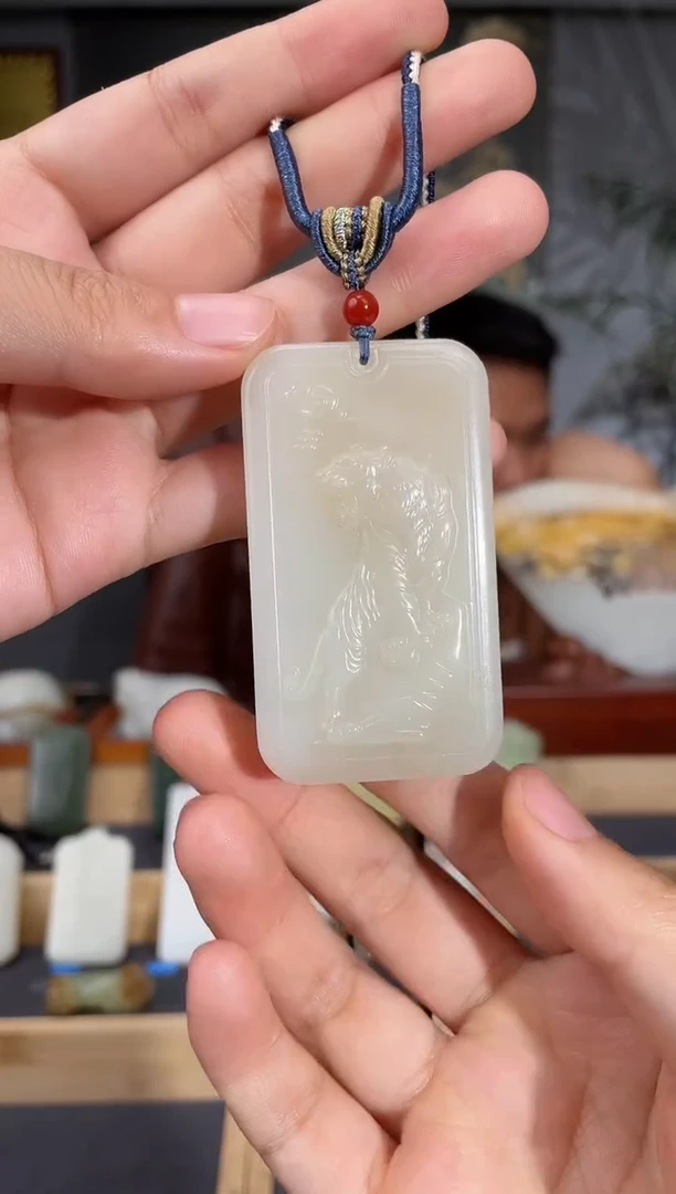 和田玉未镶嵌颈饰1