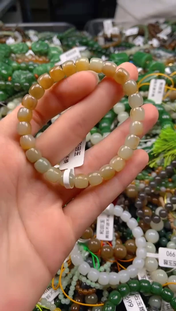 和田玉未镶嵌颈饰1