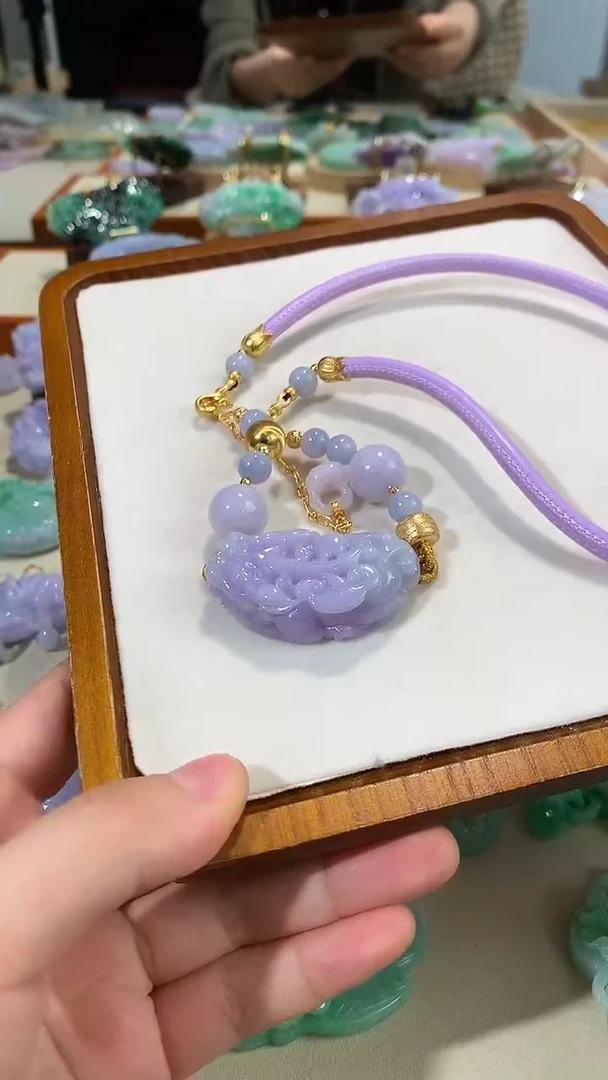 颈饰未镶嵌翡翠抖**卖吊坠
